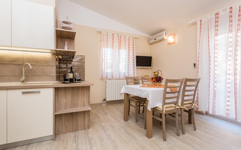 Apartments Polonijo Башка Экстерьер фото